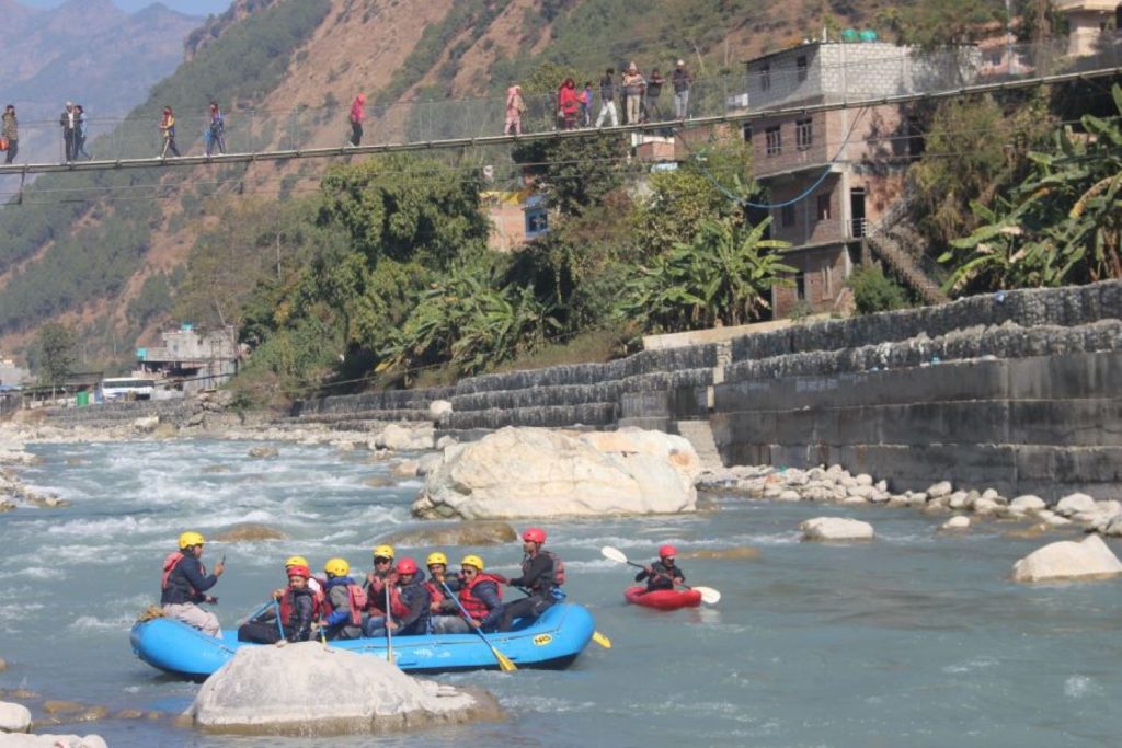 कालीगण्डकीमा र्‍याफ्टिङ सलल….
