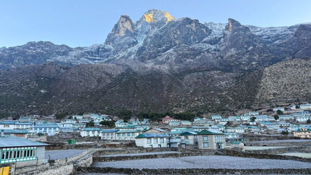 पर्यटकको रोजाइमा खुम्जुङ उपत्यका