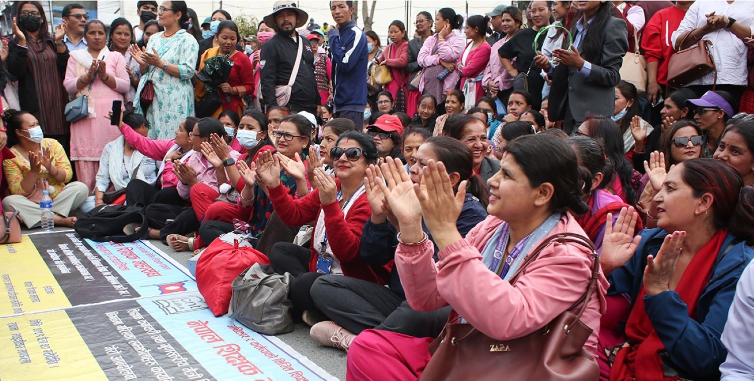 आन्दोलनरत शिक्षकलाई तीन दिनभित्र फर्किन सर्वोच्च अदालतको आदेश
