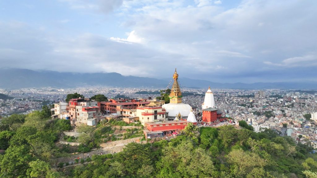 स्वयम्भूनाथको बिहानी दृश्य (तस्बिरहरू)