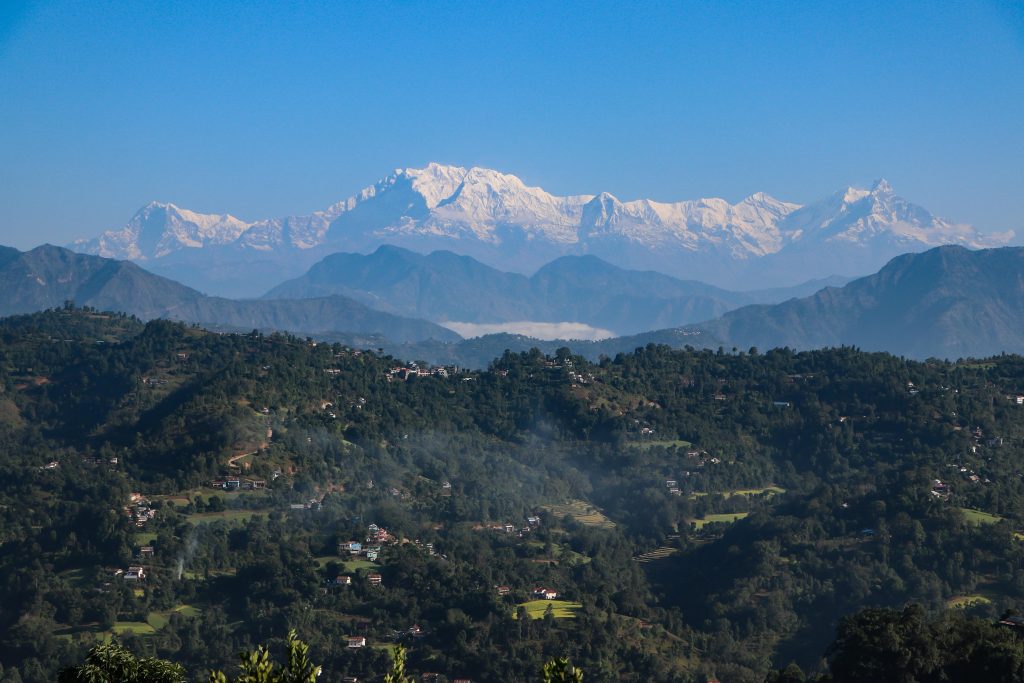 जब बादल हट्छ, बतासेडाँडाबाट खुल्छ हिमालको संसार (तस्वीरहरू)